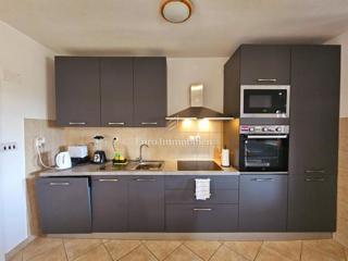 Malinska - opremljen apartma na dobri lokaciji