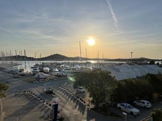 Apartma s pogledom na morje, Murter