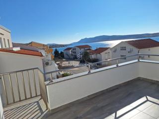 Apartma s pogledom na morje, 70 m od plaže - Pag