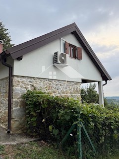 Čarobna počitniška hišica s panoramskim razgledom v Zagorju!