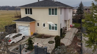 Hiša Novi Dvori, 204m2