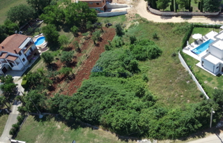 Poreč, okolica, gradbeno zemljišče za gradnjo stanovanj, 10 km od morja