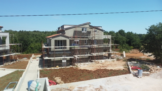 Istra, pritličje stanovanje z vrtom na mirni lokaciji v bližini Poreča