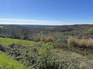 Istra, okolica Buja, građevinsko zemljište sa pravomoćnom građevinskom dozvolom i pogledom na more