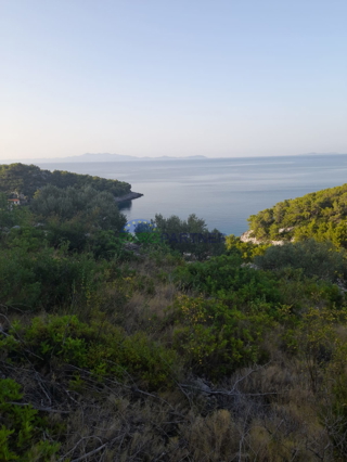 Kmetijsko zemljišče z možnostjo gradnje in pogledom na morje! Korčula