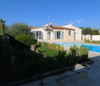 Mediteranska pritlična hiša s bazenom, 7 km od Poreča