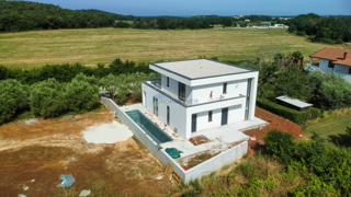 Moderna vila v Poreču, Istra