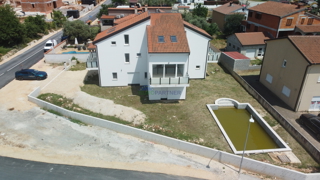 Apartmajska hiša z razgledom na morje, okolica Poreča