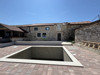 Istra, kamnita hiša v okolici Vrsarja
