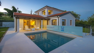 Istra, Novigrad, vila z bazenom na odlični lokaciji