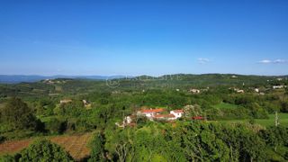 Zemljišče Rakotule, Karojba, 1.942m2
