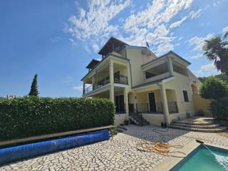 EKSKLUZIVA AGENCIJE-MUGEBA POREČ-APARTMANSKA KUĆA!