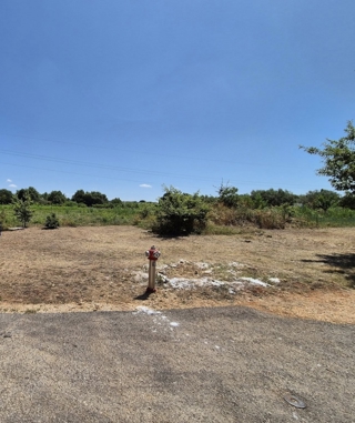 Poreč, gradbeno zemljišče z infrastrukturo, 704 m2
