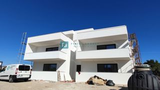 VODICE, novogradnja, pritličje, vrt 84 m2, 2 spavaće sobe