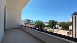 VODICE, novogradnja, dvoetažno stanovanje, vrt 40 m2, S3