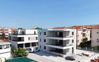 SRIMA, novogradnja, 250 m od plaže, 2. nadstropje, 3 spalnice