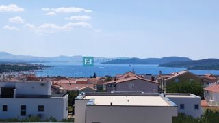 VODICE, novogradnja, 2. nadstropje, pogled na morje, terasa, shramba