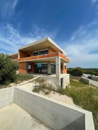 VODICE, nova luksuzna vila z bazenom, pogled na morje in mesto, garaža