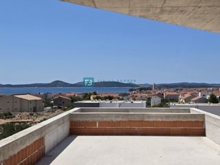 VODICE, novogradnja, penthouse, 2. nadstropje, pogled na morje, 3 ss