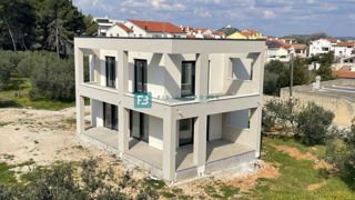 VODICE, novogradnja, samostojna luksuzna vila, bazen