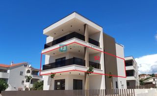 VODICE, novogradnja, 350 m od plaže, 1. nadstropje, pogled na morje