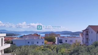 VODICE, novogradnja, 1. nadstropje, 3 spalnice, shramba