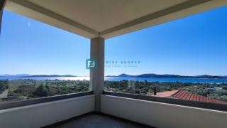 TRIBUNJ, novo, 2. nad., 400 m do plaže, pogled na morje