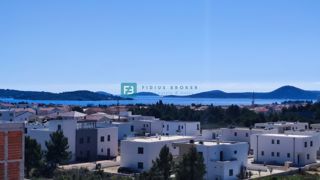 VODICE, novogradnja, dvoetažno stanovanje, pogled na morje, strešna terasa
