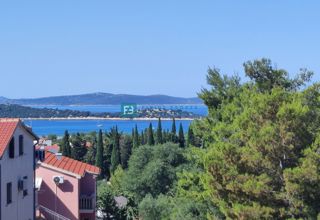VODICE, novogradnja, pritličje, dvigalo, parkirišče, shramba