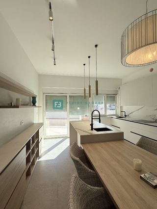 ŠIBENIK-BILICE, nova, opremljena luksuzna vila, 2 ločena apartmaja, 400 m od morja