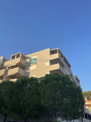 ŠIBENIK-ŠUBIĆEVAC, opremljeno stanovanje, 74,62 m2, 3s, dvigalo