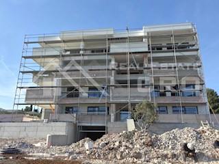 Nepremičnine Čiovo – Dvosobna stanovanja v novogradnji z garažo, dvigalom in bazenom, naprodaj