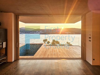 VS1643 – Moderna vila smještena samo 60m od mora, Vis, na prodaju