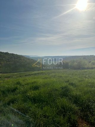 Zemljišče Brtonigla, 650m2