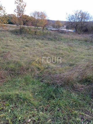 Zemljišče Trget, Raša, 1.549m2