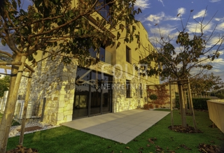 Istra, Umag - okolica, apartma - luksuzni letovišče, 1. vrsta do morja