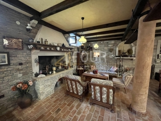 Istra, Rovinj, 1s+db z urejeno konobo in teraso.