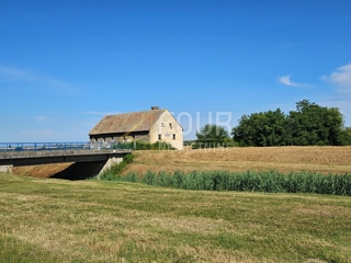 Hiša Branjina, Popovac, 819m2