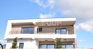 Hiša Kornić, Krk, 250m2