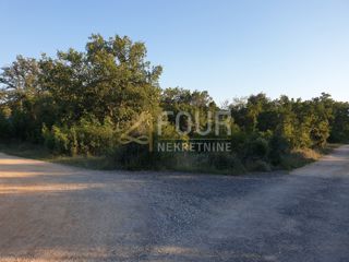 Zemljišče Vrh, Krk, 1.001m2