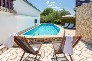 Otok Krk, Vrbnik - okolica, samostojna hiša z bazenom