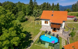 Gorski kotar, Brod Moravice, hiša z bazenom - SAMO PRI NAS!