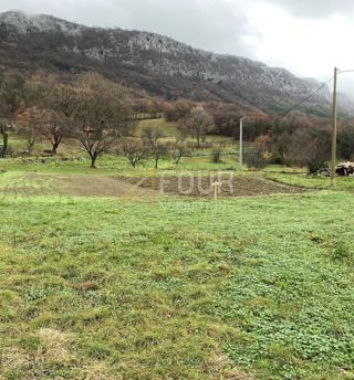 Zemljišče Buzet, 1.245m2