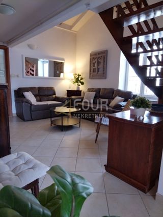 Stanovanje Centar, Pula, 69,90m2