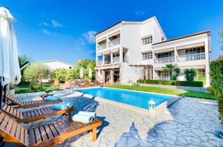 Hiša Malinska, Malinska-Dubašnica, 930m2