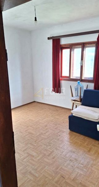 Hiša Tounj, 63m2