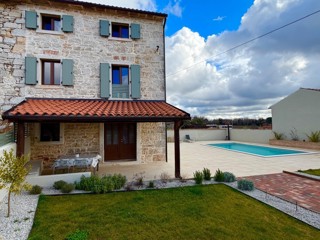 Avtentična istrska kamnita hiša z bazenom in pogledom na morje – naprodaj, okolica Poreča