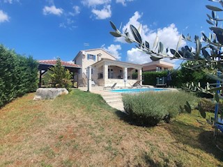 vila sa bazenom kod Poreča
