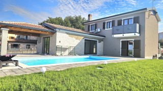 Vila sa bazenom, Poreč 12 km