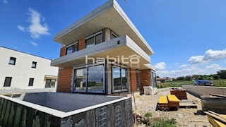 Poreč - Luksuzna moderna vila z bazenom, blizu morja